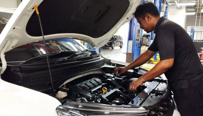 Pengecekan-Kia-Sonet-di-Bengkel-Resmi-Kia-1